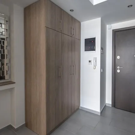 Apartment Karipidis